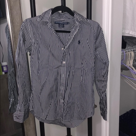 Ralph Lauren Tops - Women’s button down Ralph Lauren